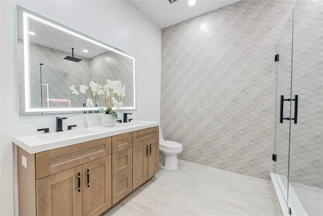 $650,000 | 7517 Olympia Drive, Houston, TX 77063