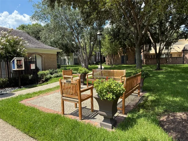 $650,000 | 7517 Olympia Drive, Houston, TX 77063