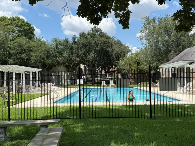 $650,000 | 7517 Olympia Drive, Houston, TX 77063