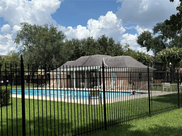 $650,000 | 7517 Olympia Drive, Houston, TX 77063