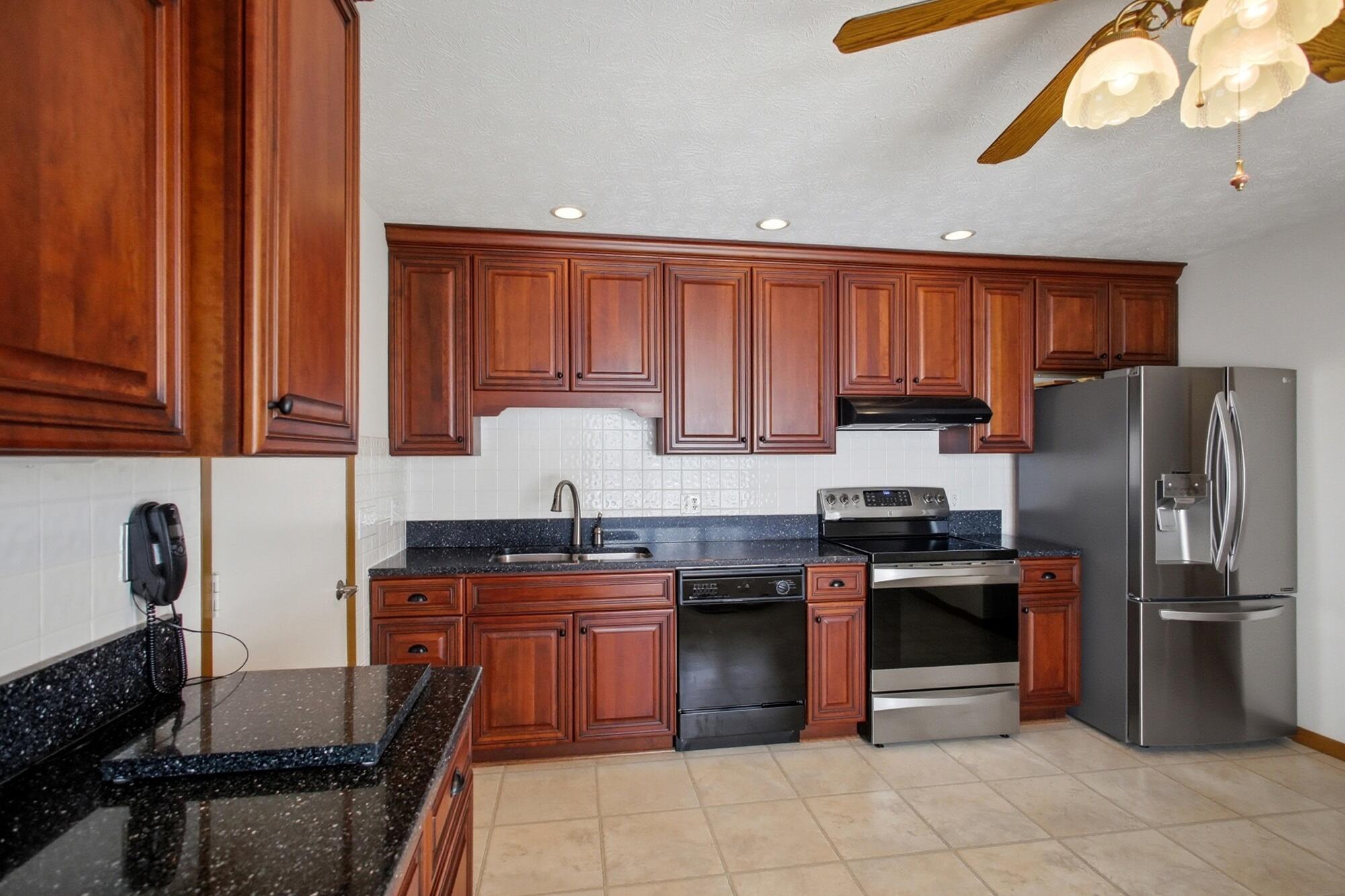 1040 Carson Lane Springfield, OH 45503 - Photo 13 of 36 013