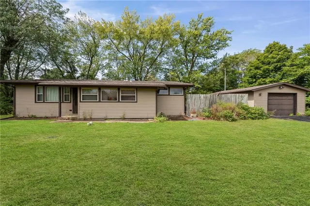 $995,000 | 13216 Vines Road, Kearney, MO 64060