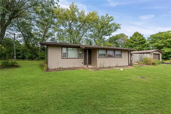 $799,000 | 13216 Vines Road, Kearney, MO 64060