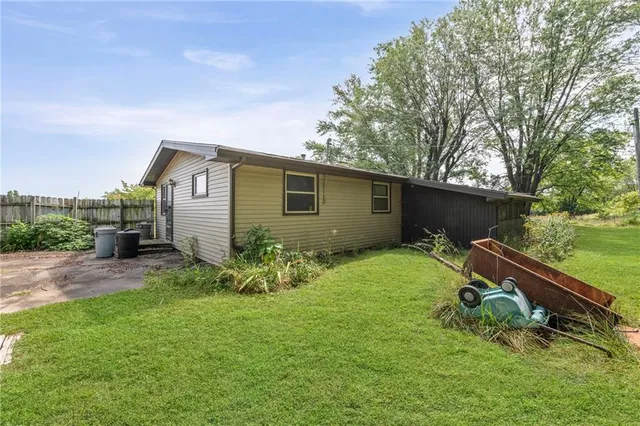 $995,000 | 13216 Vines Road, Kearney, MO 64060