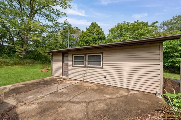 $799,000 | 13216 Vines Road, Kearney, MO 64060