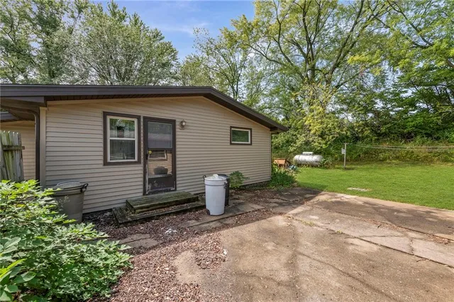 $995,000 | 13216 Vines Road, Kearney, MO 64060