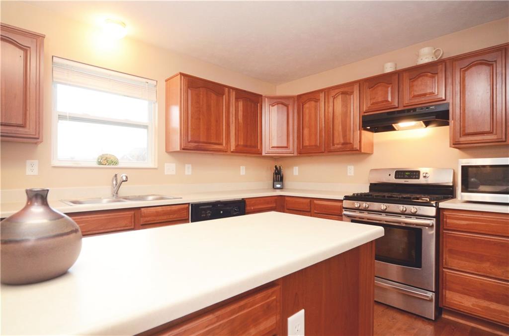 112 Walnut Drive McKees Rocks, PA 15136 - Photo 3 of 25 Gallery Image 3
