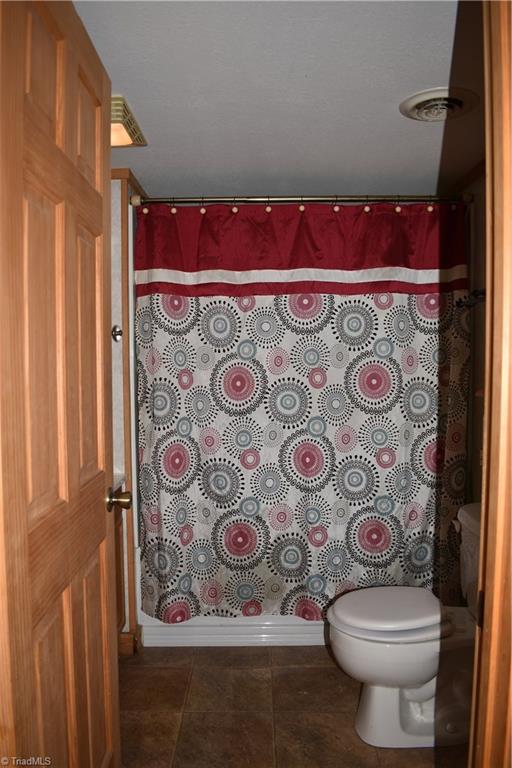 8597 Glade Valley Road Ennice, NC 28623 - Photo 16 of 23 Gallery Image 16