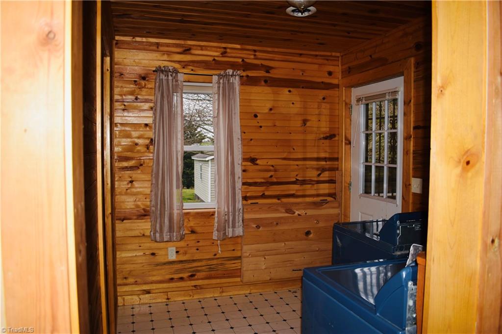 8597 Glade Valley Road Ennice, NC 28623 - Photo 18 of 23 Gallery Image 18