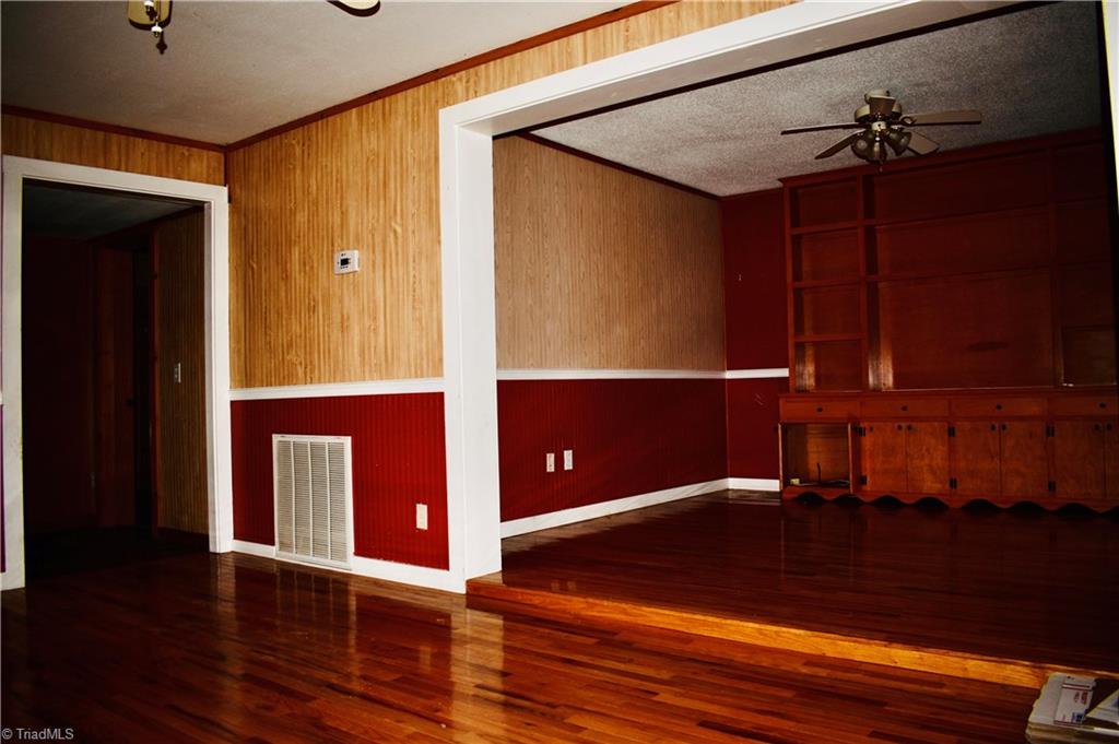 8597 Glade Valley Road Ennice, NC 28623 - Photo 5 of 23 Gallery Image 5