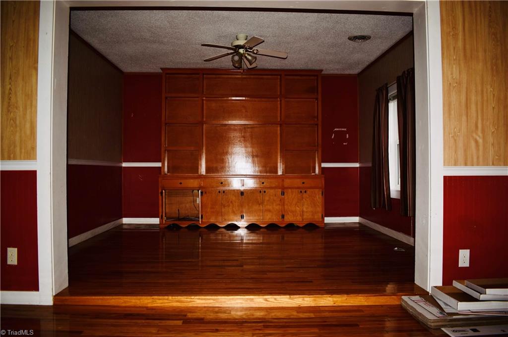 8597 Glade Valley Road Ennice, NC 28623 - Photo 6 of 23 Gallery Image 6