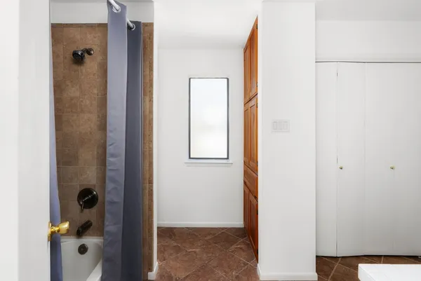 $329,999 | 503 San Jacinto Street, Lockhart, TX 78644