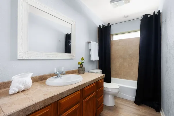 $329,999 | 503 San Jacinto Street, Lockhart, TX 78644