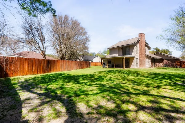 $329,999 | 503 San Jacinto Street, Lockhart, TX 78644