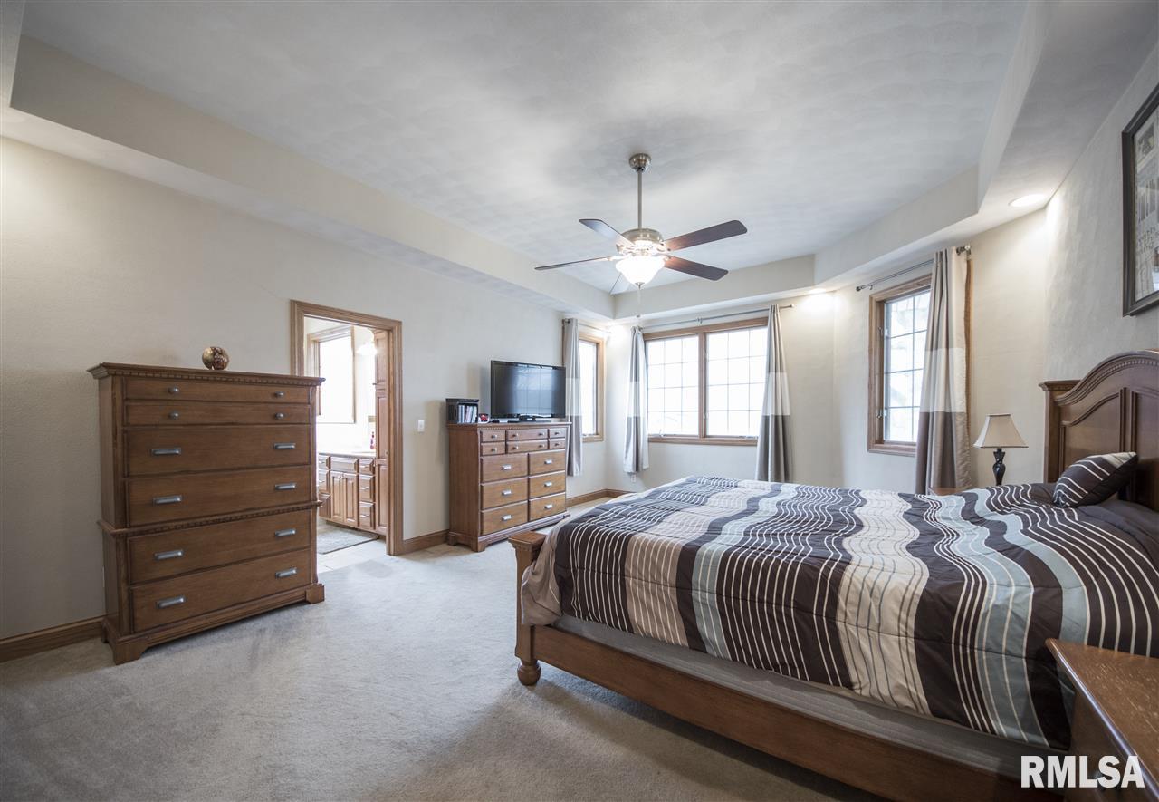 401 West Bittersweet Road Washington, IL 61571 - Photo 13 of 36 Gallery Image 13