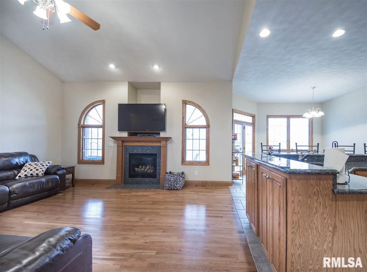 401 West Bittersweet Road Washington, IL 61571 - Photo 20 of 36 Gallery Image 20