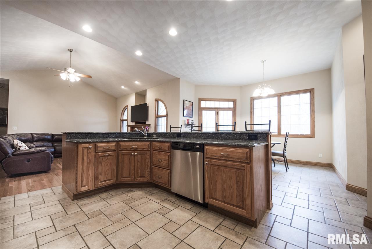 401 West Bittersweet Road Washington, IL 61571 - Photo 23 of 36 Gallery Image 23