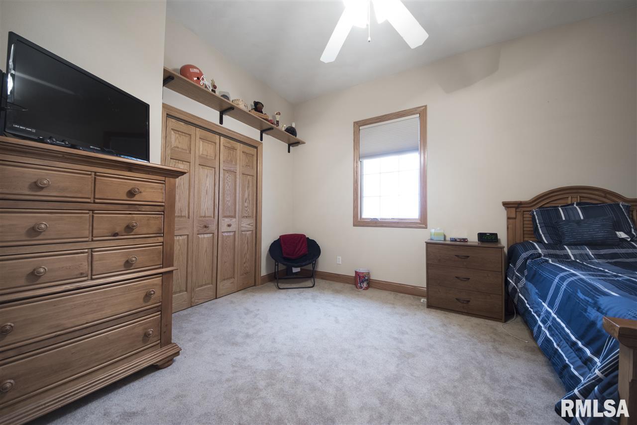401 West Bittersweet Road Washington, IL 61571 - Photo 29 of 36 Gallery Image 29