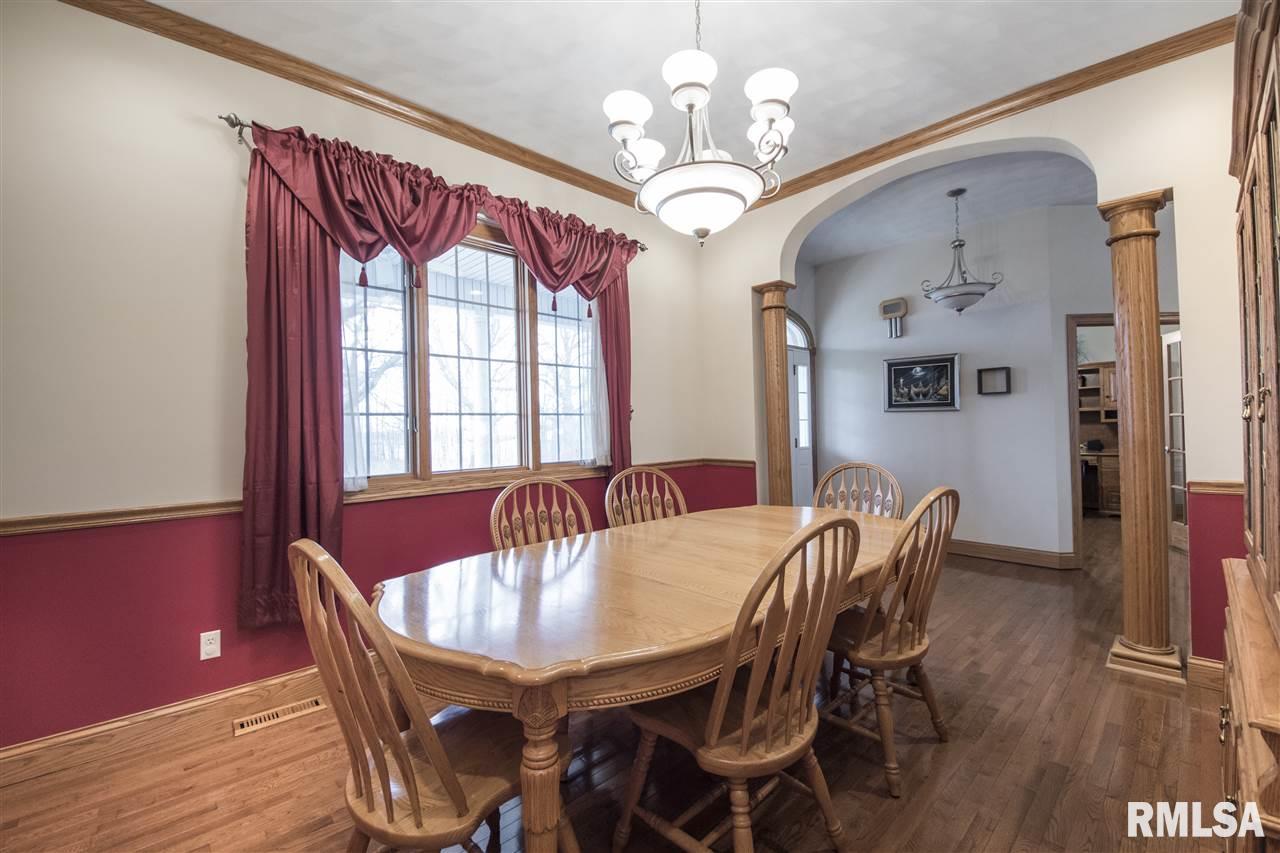 401 West Bittersweet Road Washington, IL 61571 - Photo 5 of 36 Gallery Image 5