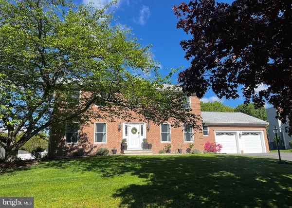 $799,900 | 85 Village Drive East, Hamilton, NJ 08620