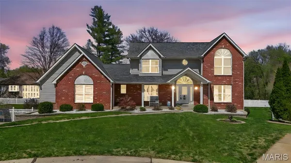 $550,000 | 79 Huntington Parkway, St. Charles, MO 63301