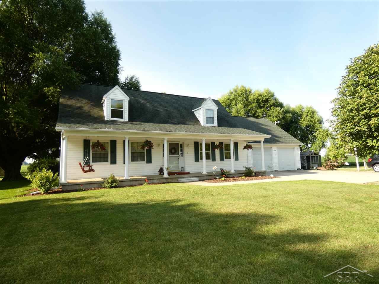 9761 West Fairgrove Road Reese, MI 48757 - Photo 2 of 26 31389643-1.JPG