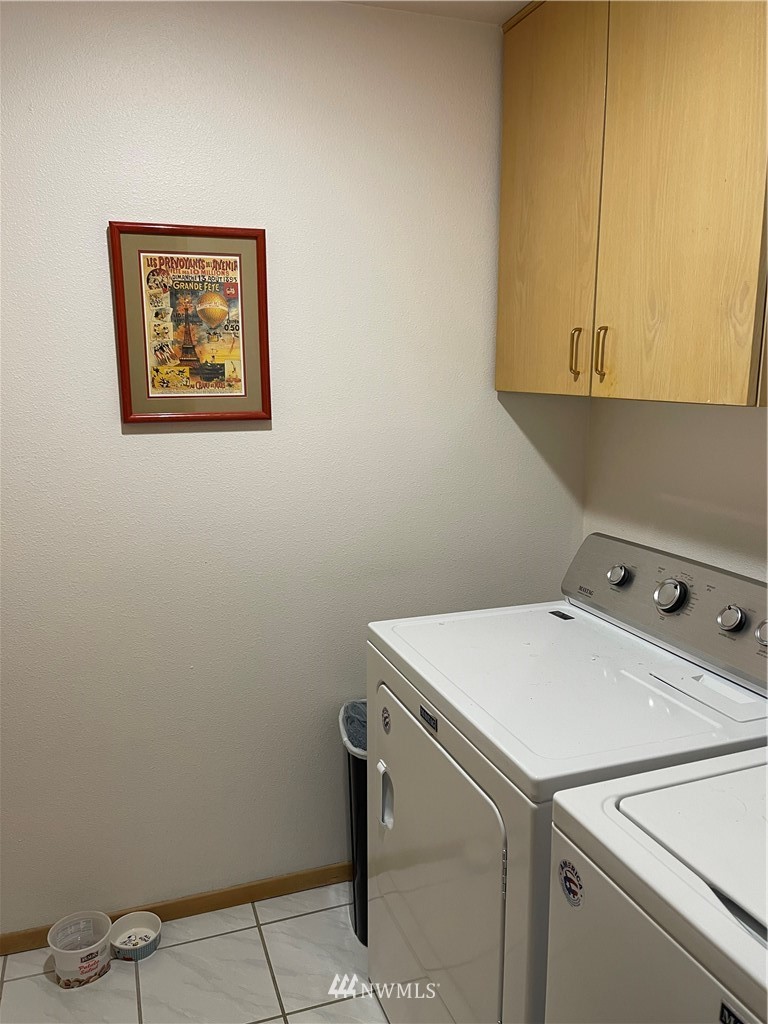 3300 Northeast 164th Street, Unit H2 Ridgefield, WA 98642 - Photo 20 of 24 a utility room with dryer and washer