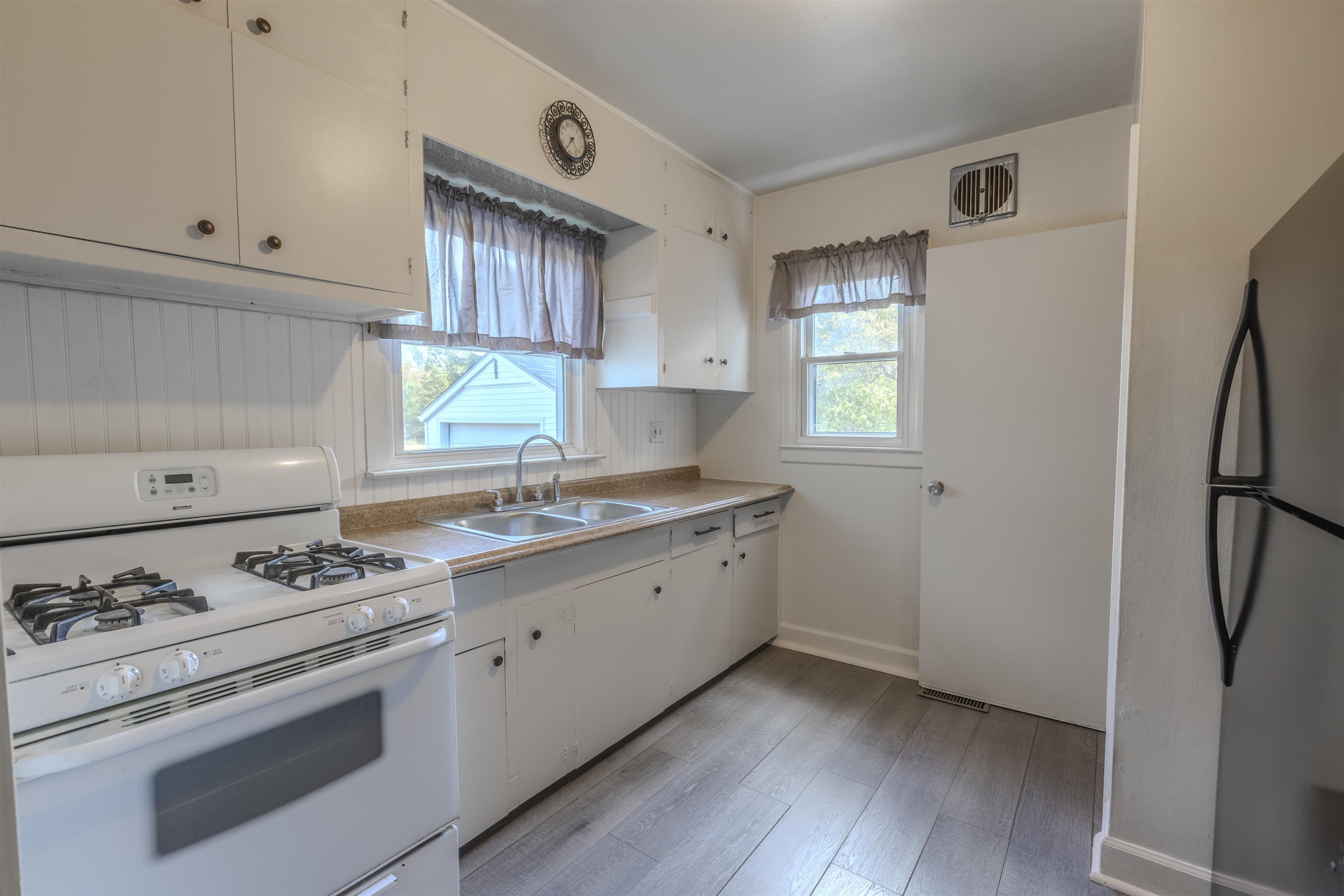 2455 South Dye Road Flint, MI 48532 - Photo 9 of 25