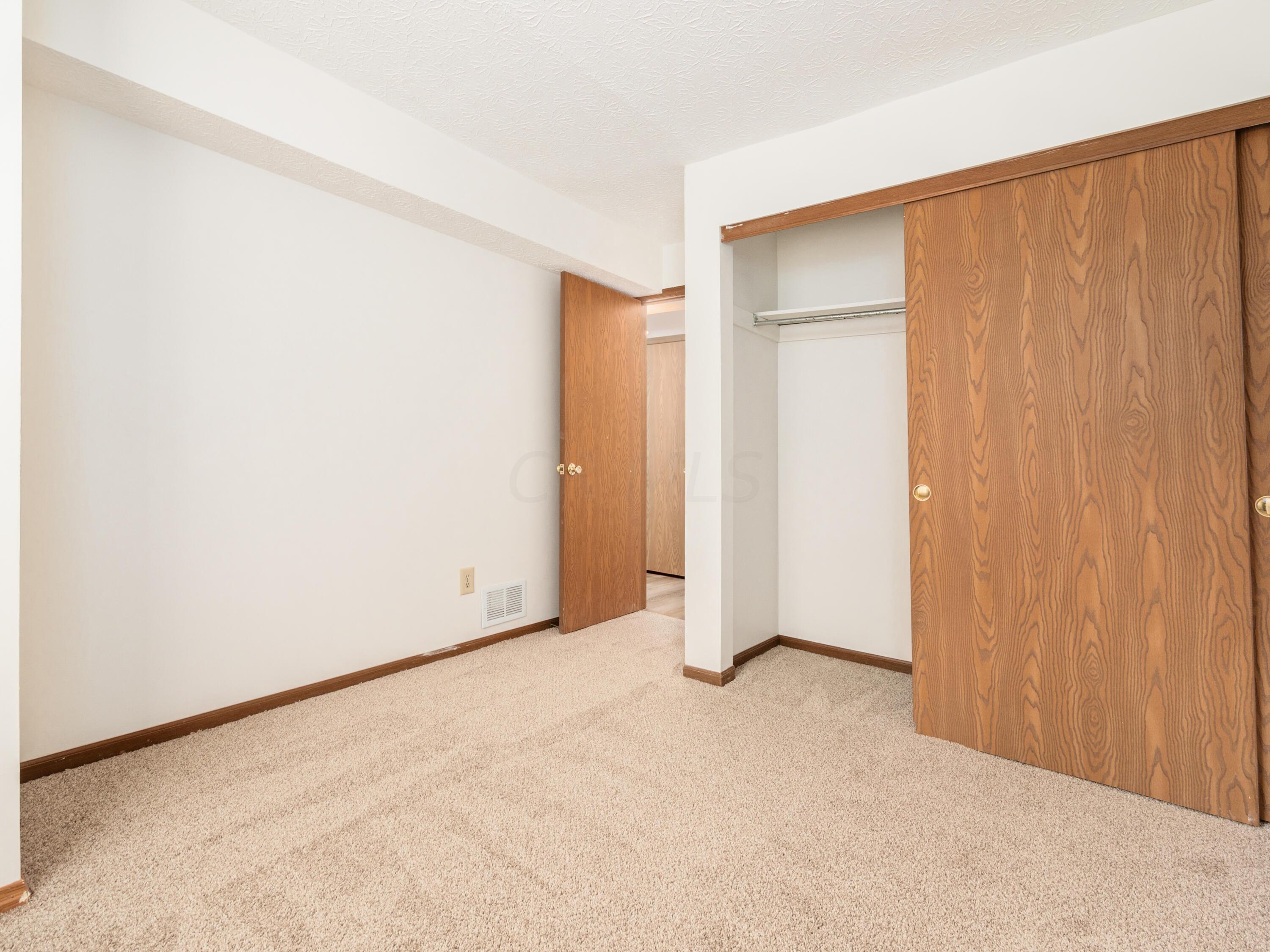 4117 Karl Road, Unit 106 Columbus, OH 43224 - Photo 13 of 18 N_4117_Karl_Rd_030