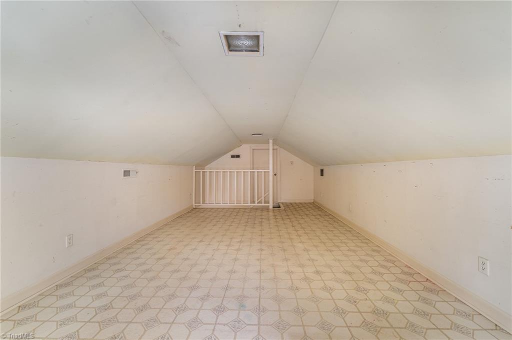 1606 Beechtree Road Greensboro, NC 27408 - Photo 36 of 40