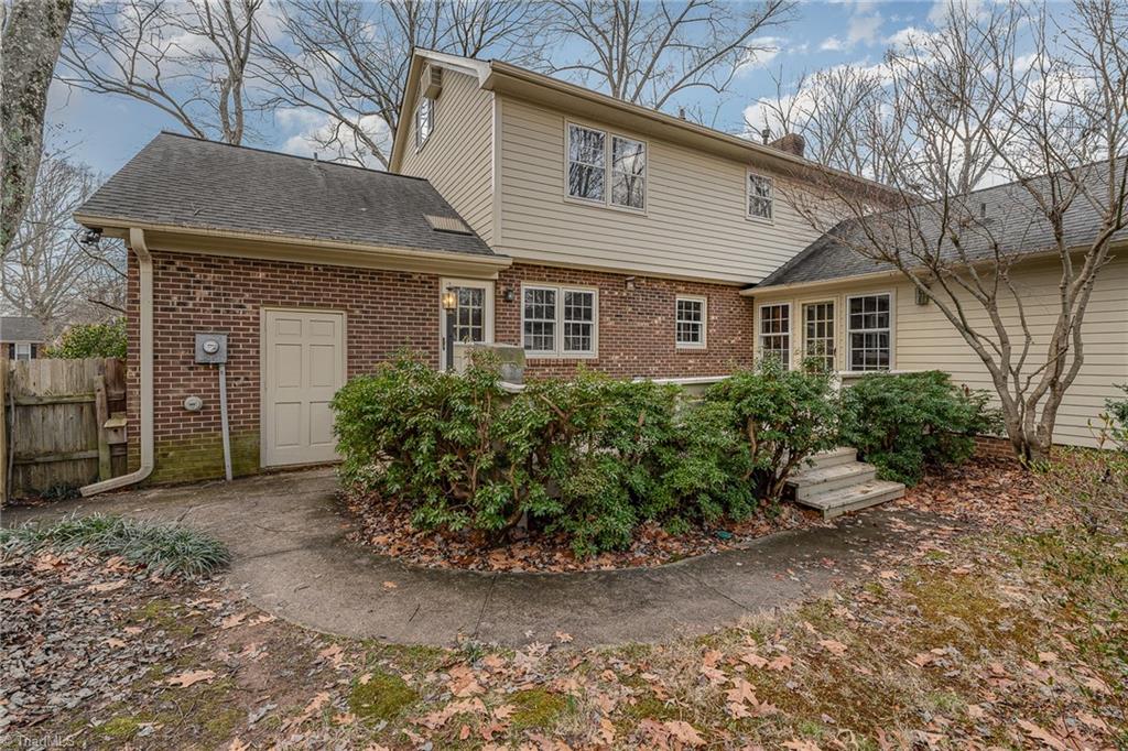 1606 Beechtree Road Greensboro, NC 27408 - Photo 38 of 40