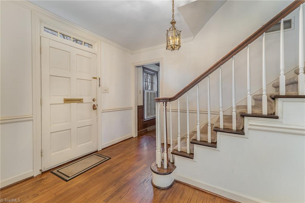 1606 Beechtree Road Greensboro, NC 27408 - Photo 5 of 40