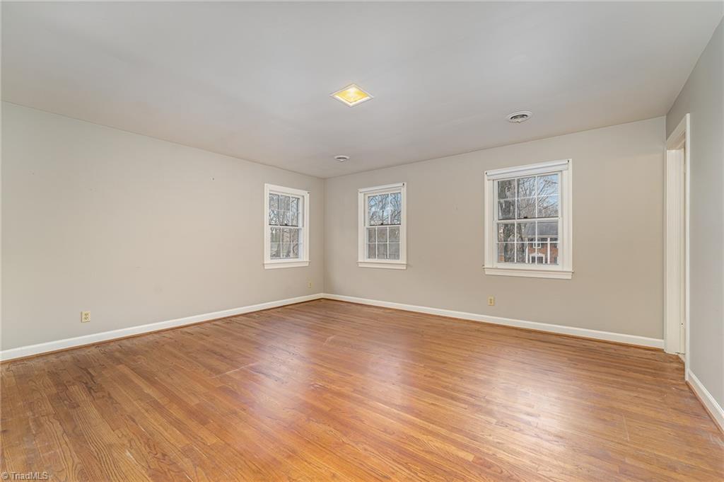 1606 Beechtree Road Greensboro, NC 27408 - Photo 8 of 40