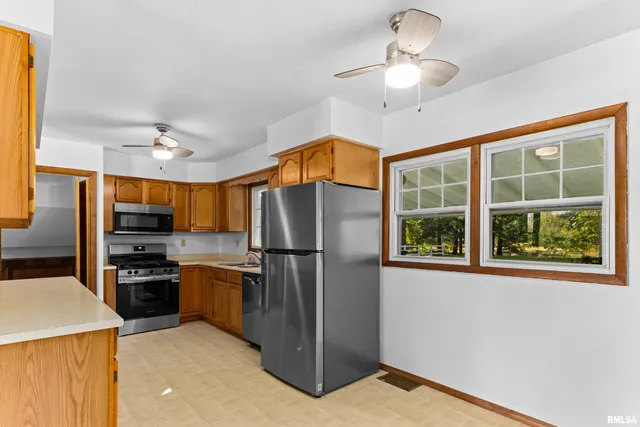 $220,000 | 1072 Joni Drive, Knoxville, IL 61448