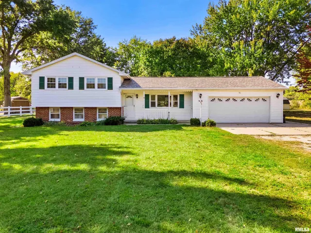 $220,000 | 1072 Joni Drive, Knoxville, IL 61448