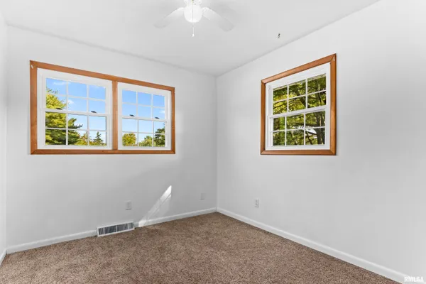 $200,000 | 1072 Joni Drive, Knoxville, IL 61448