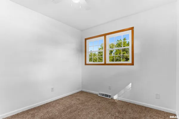 $200,000 | 1072 Joni Drive, Knoxville, IL 61448