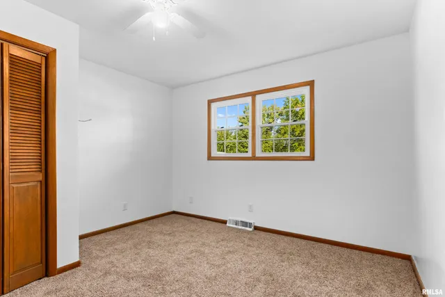 $220,000 | 1072 Joni Drive, Knoxville, IL 61448