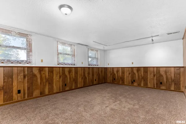 $200,000 | 1072 Joni Drive, Knoxville, IL 61448