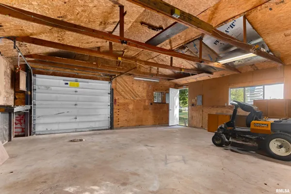 $200,000 | 1072 Joni Drive, Knoxville, IL 61448