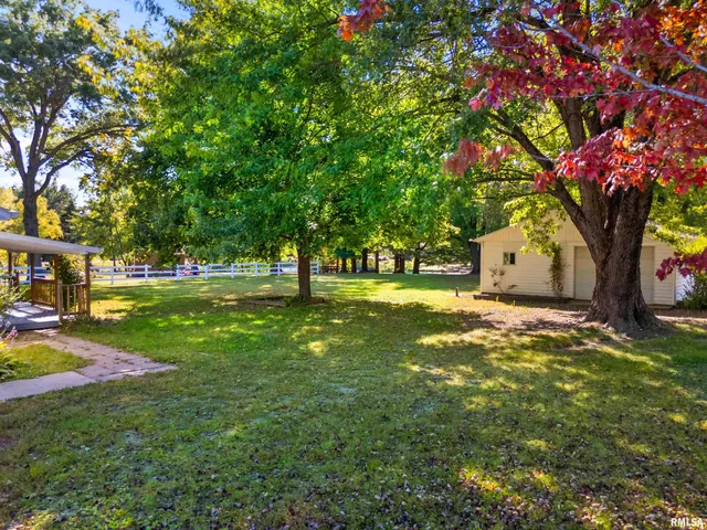 $220,000 | 1072 Joni Drive, Knoxville, IL 61448