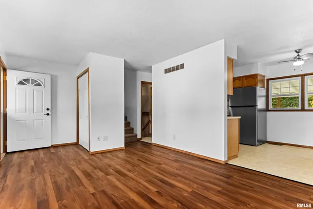 $220,000 | 1072 Joni Drive, Knoxville, IL 61448