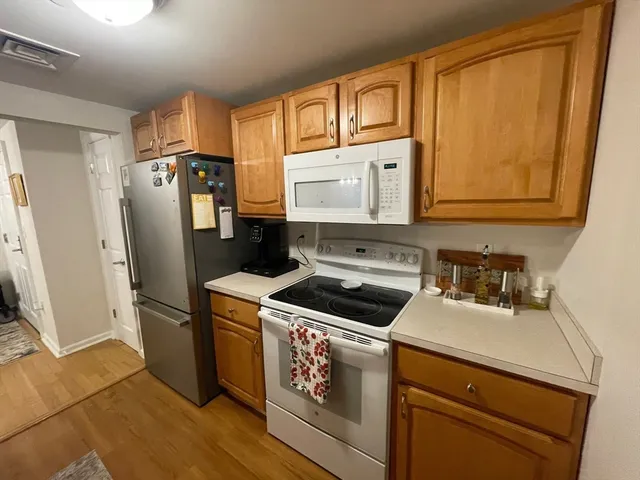 $3,000 | 7 Assinippi Avenue, Unit 203, Norwell, MA 02061