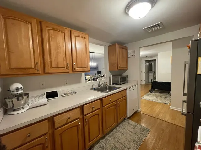 $3,000 | 7 Assinippi Avenue, Unit 203, Norwell, MA 02061