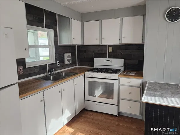 $48,900 | 80 Sheldon Road, Griswold, CT 06351