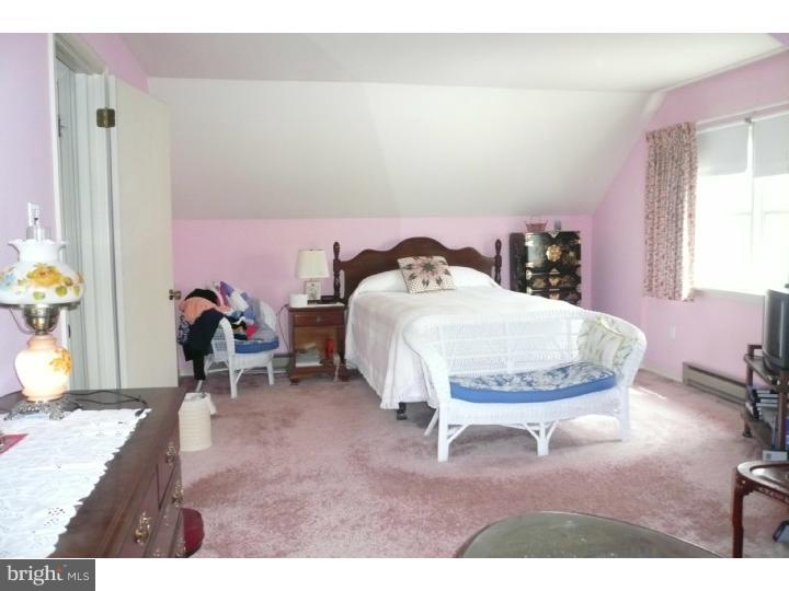 756 Dale Road Abington, PA 19006 - Photo 13 of 16 Bedroom 3