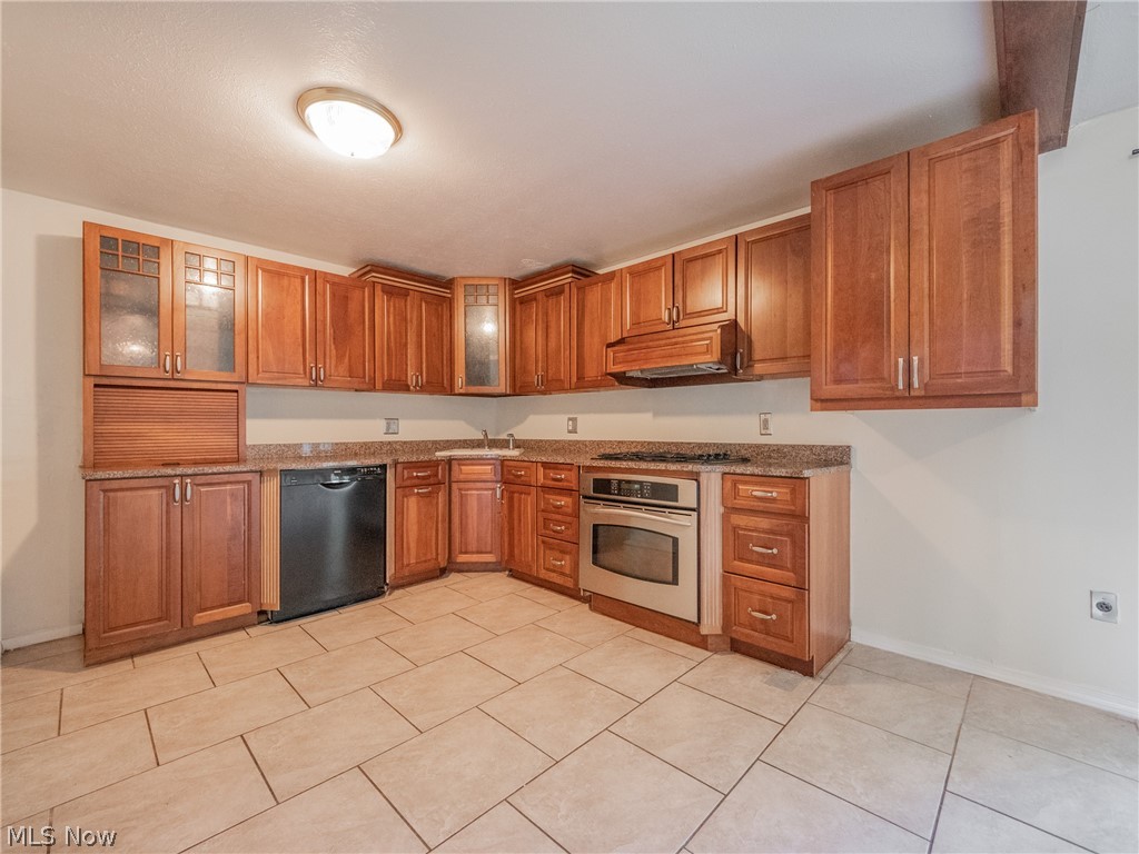 21268 Sheldon Road Brook Park, OH 44142 - Photo 12 of 35