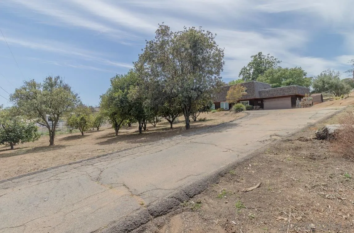 2328 Grace Lane Alpine, CA 91901 - Photo 14 of 27