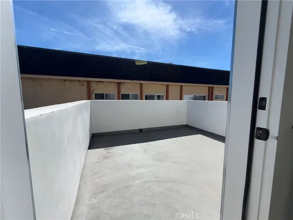 $3,839 | 5044 Laurel Canyon Boulevard, Valley Village, CA 91607