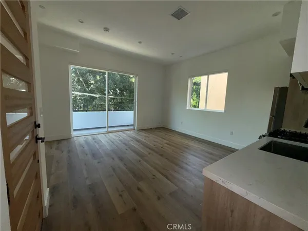 $3,839 | 5044 Laurel Canyon Boulevard, Valley Village, CA 91607